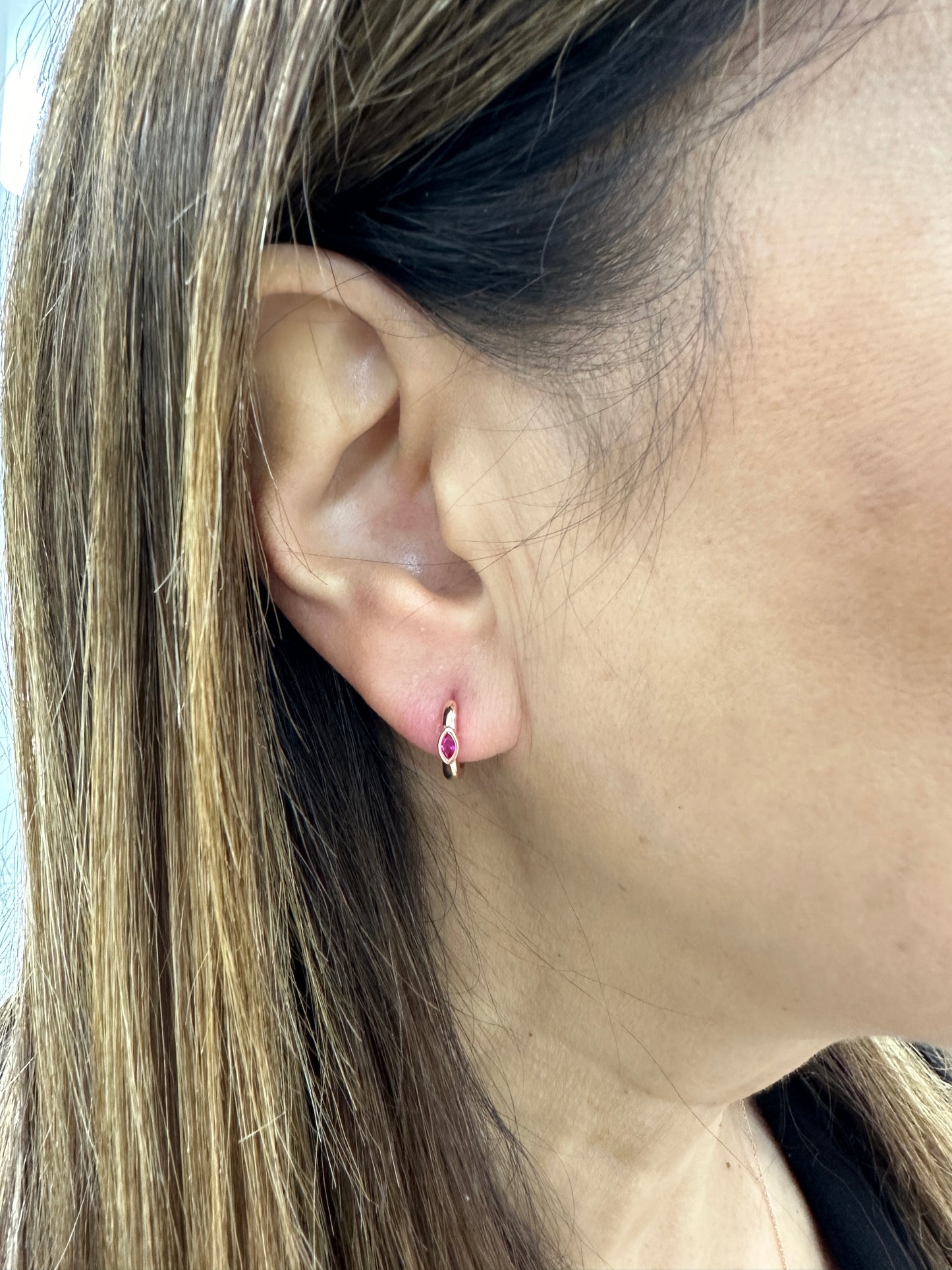 Orecchini Piti Malì Cerchio Con Zircone Rosa